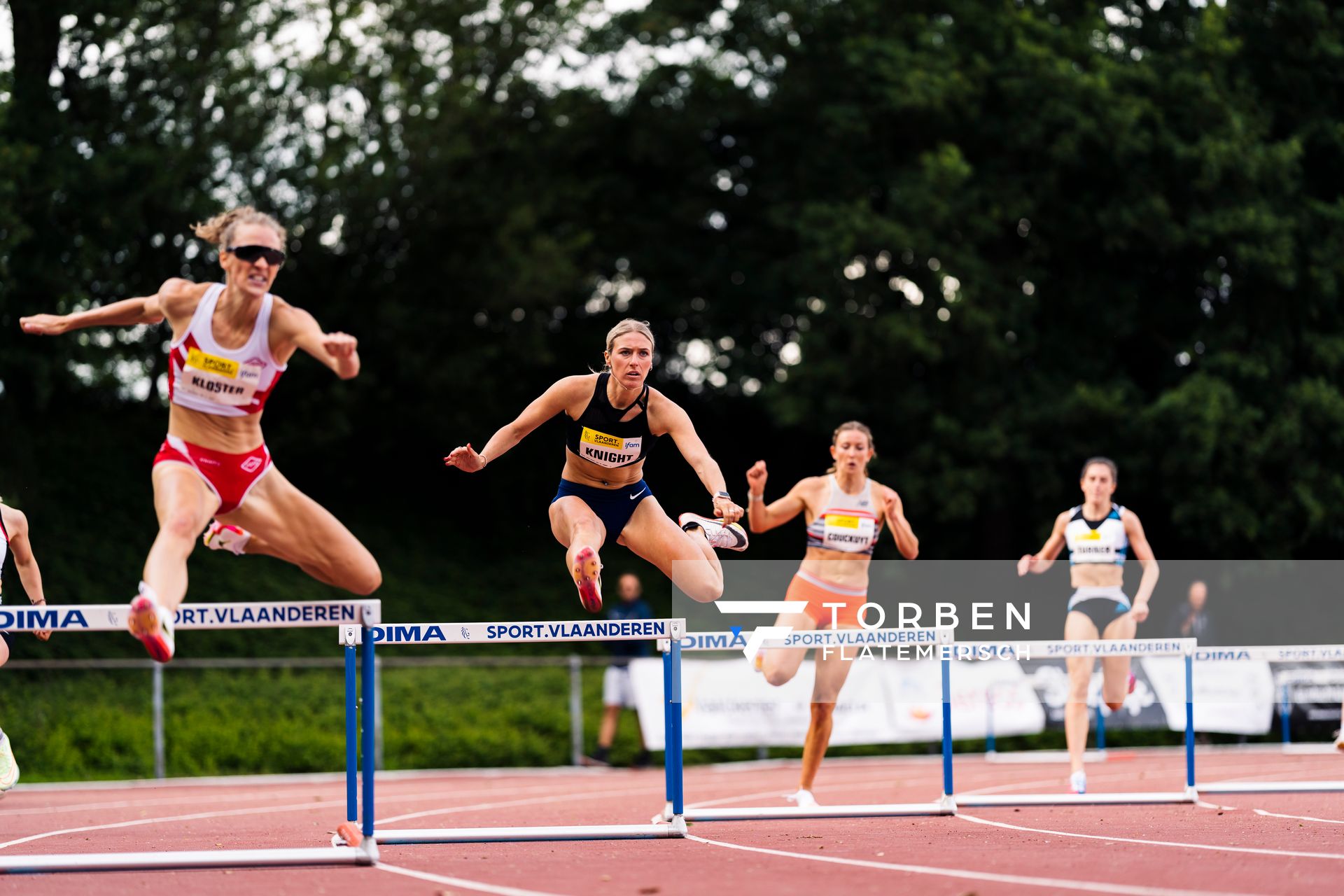 Jessie Knight (United Kingdom) ueber 400m Huerden am 28.05.2022 waehrend der World Athletics Continental Tour IFAM Oordegem in Oordegem